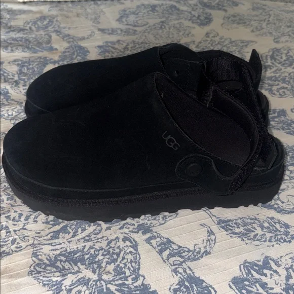UGG Womens UGG Goldenstar Clog - Black woman’s size 9 
New with defect - Picture 6 of 10